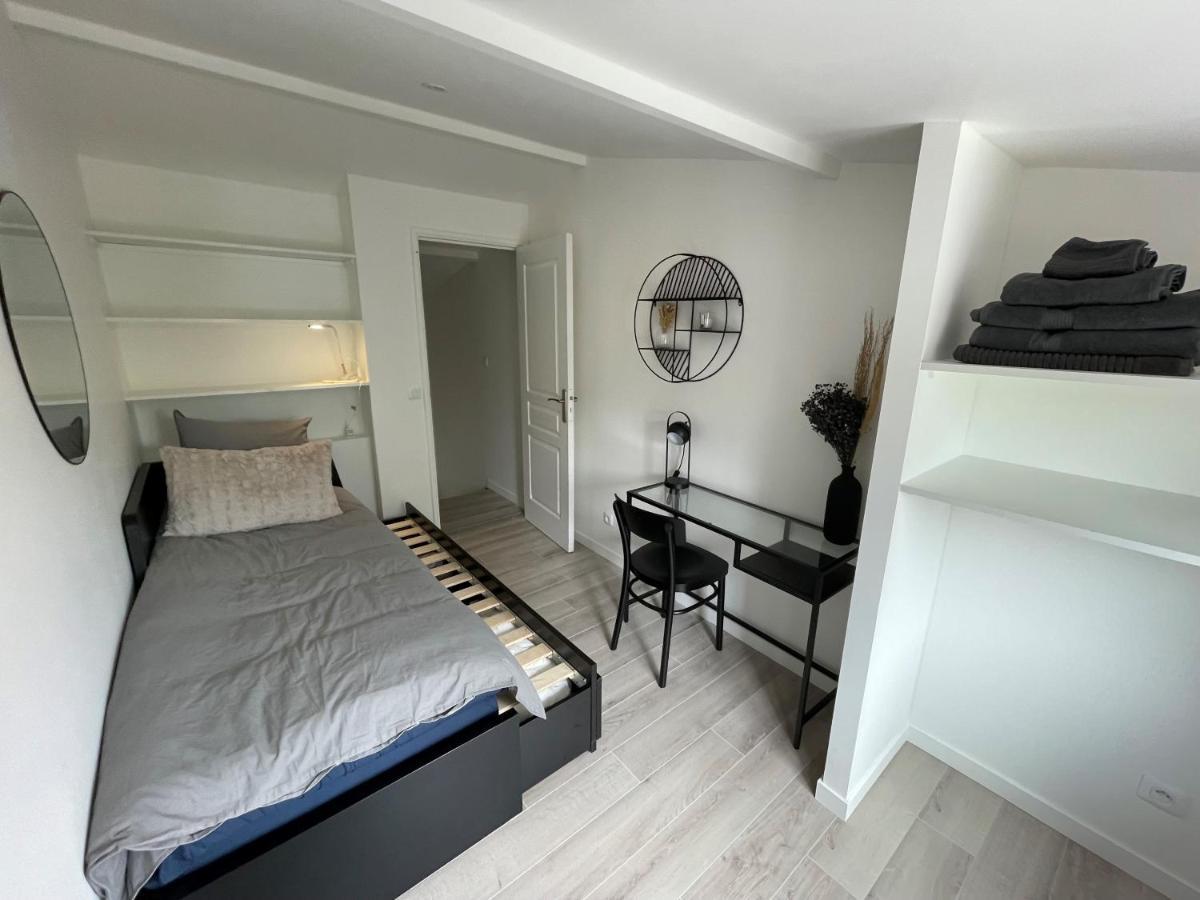Maison Familiale Avec Jardin เวอร์นอน ภายนอก รูปภาพ