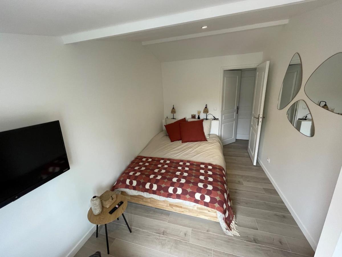 Maison Familiale Avec Jardin เวอร์นอน ภายนอก รูปภาพ